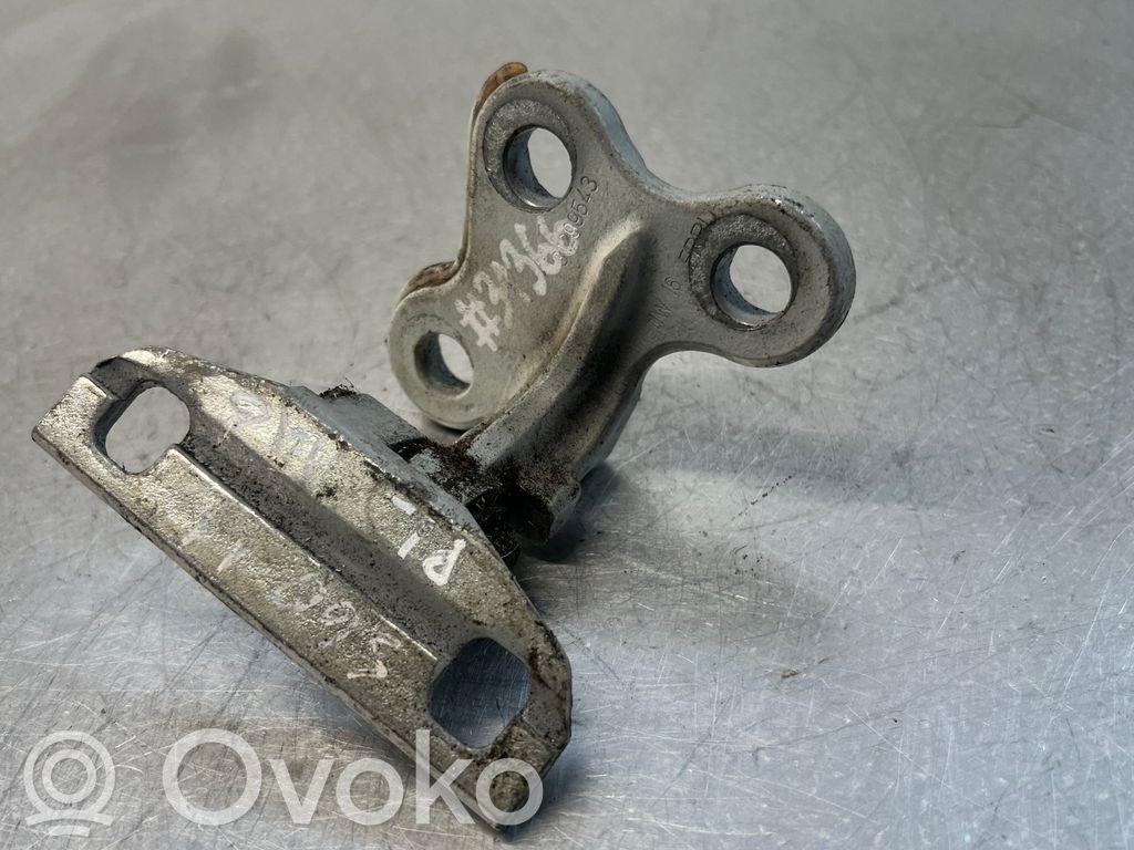 Volvo S40, V40 Priekšpusē augšējā vira (eņģe) 