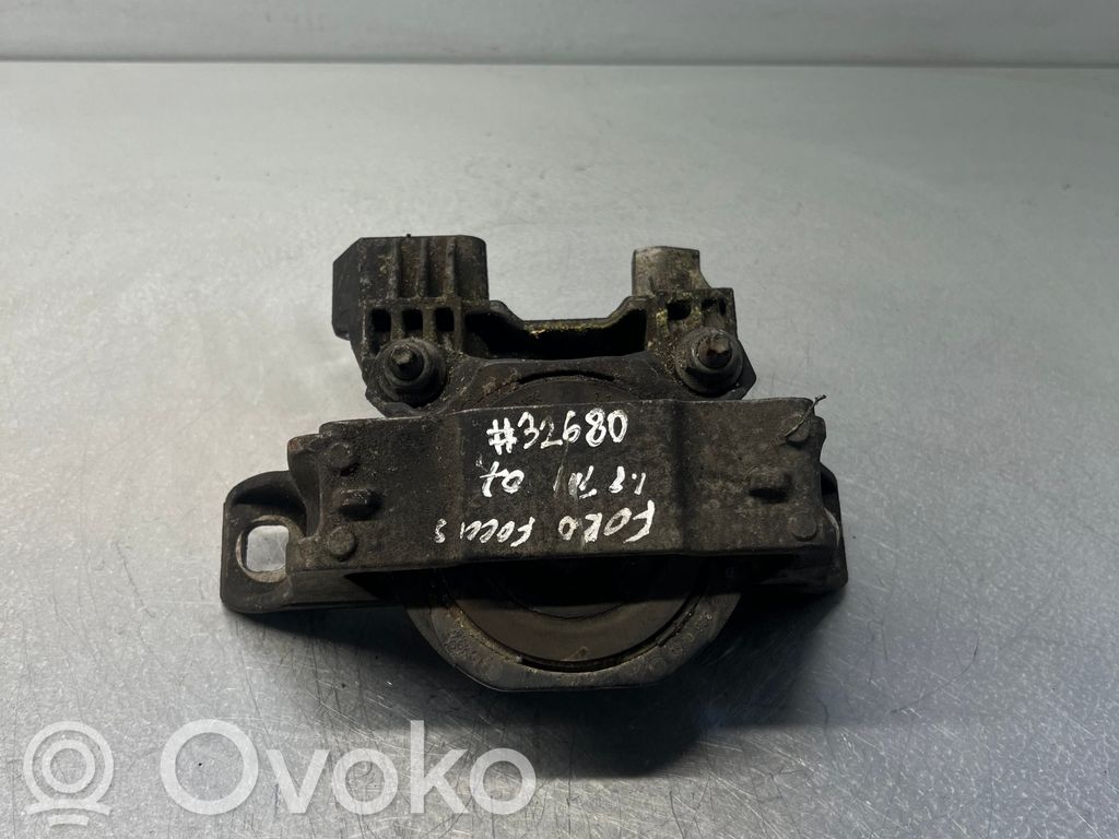 Ford Focus Engine mount bracket 