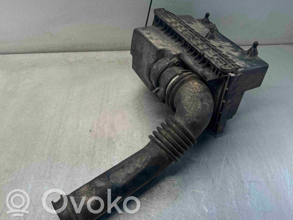 Dodge Caliber Air filter box 