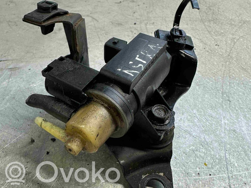 Opel Astra H Válvula de vacío 