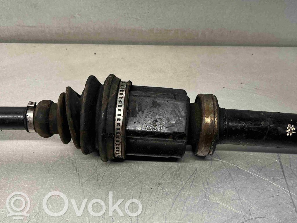 Volvo V70 Priekinis pusašis 