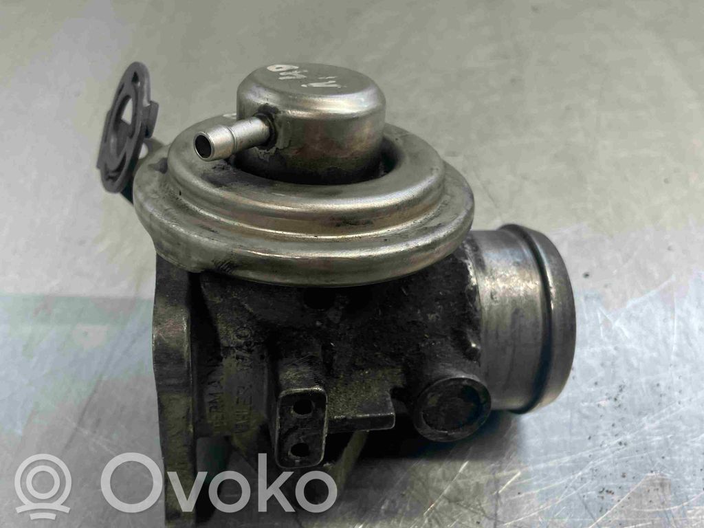 Volkswagen Polo EGR valve 