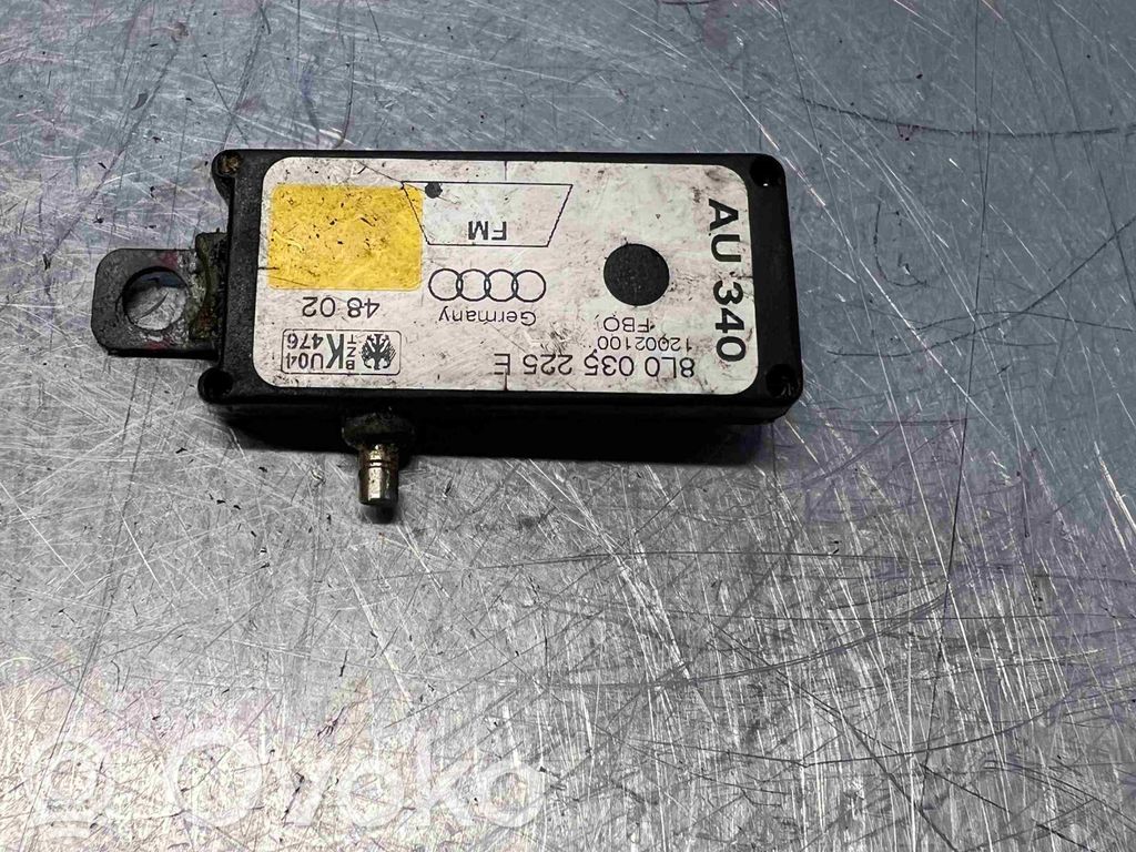 Audi A3 S3 8P Pystyantennivahvistin 