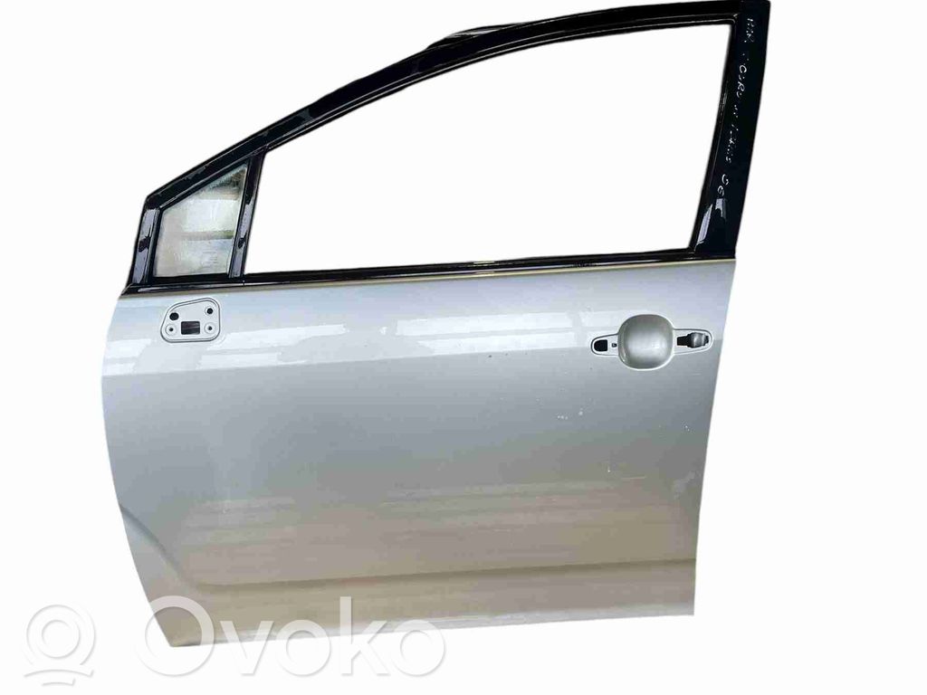 Toyota Corolla Verso AR10 Durvis 