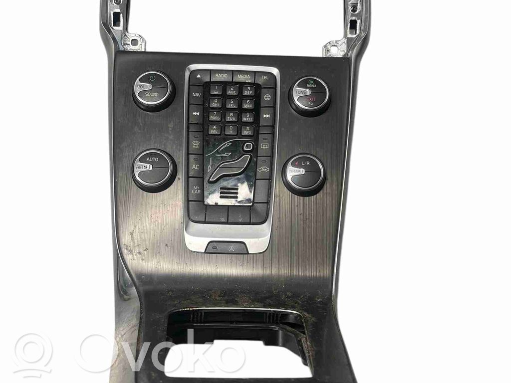 Volvo V40 Climate control unit 