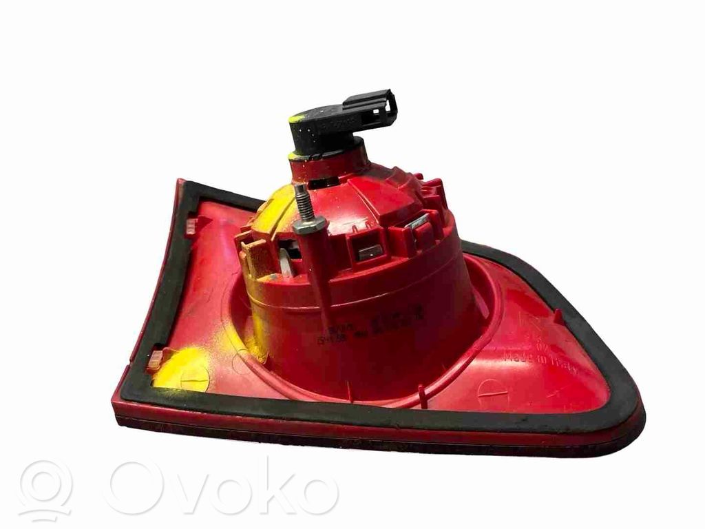 Volkswagen PASSAT B6 Lampa tylna 