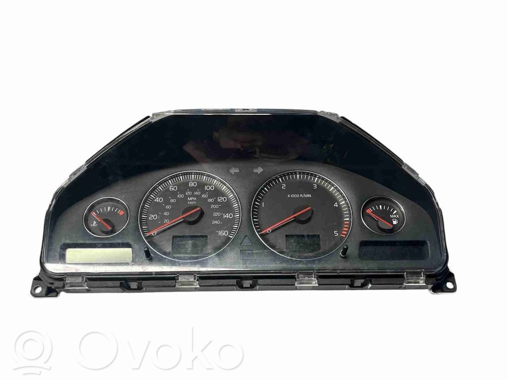Volvo XC70 Spidometrs (instrumentu panelī) 