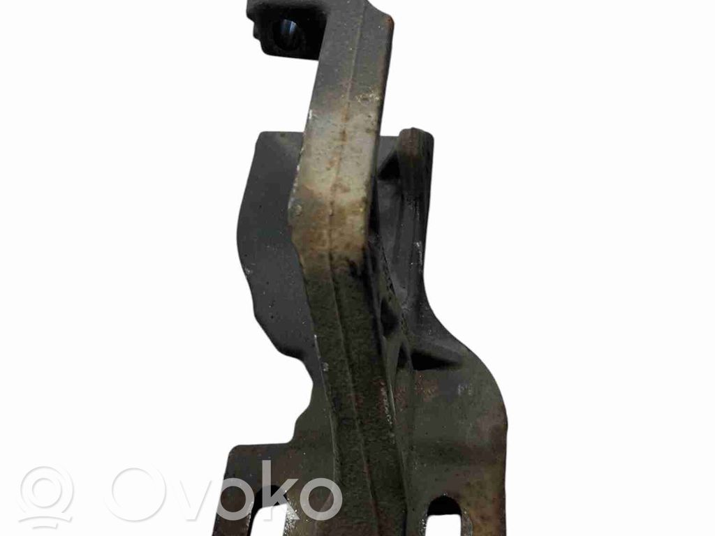 Nissan Qashqai+2 Engine mounting bracket 