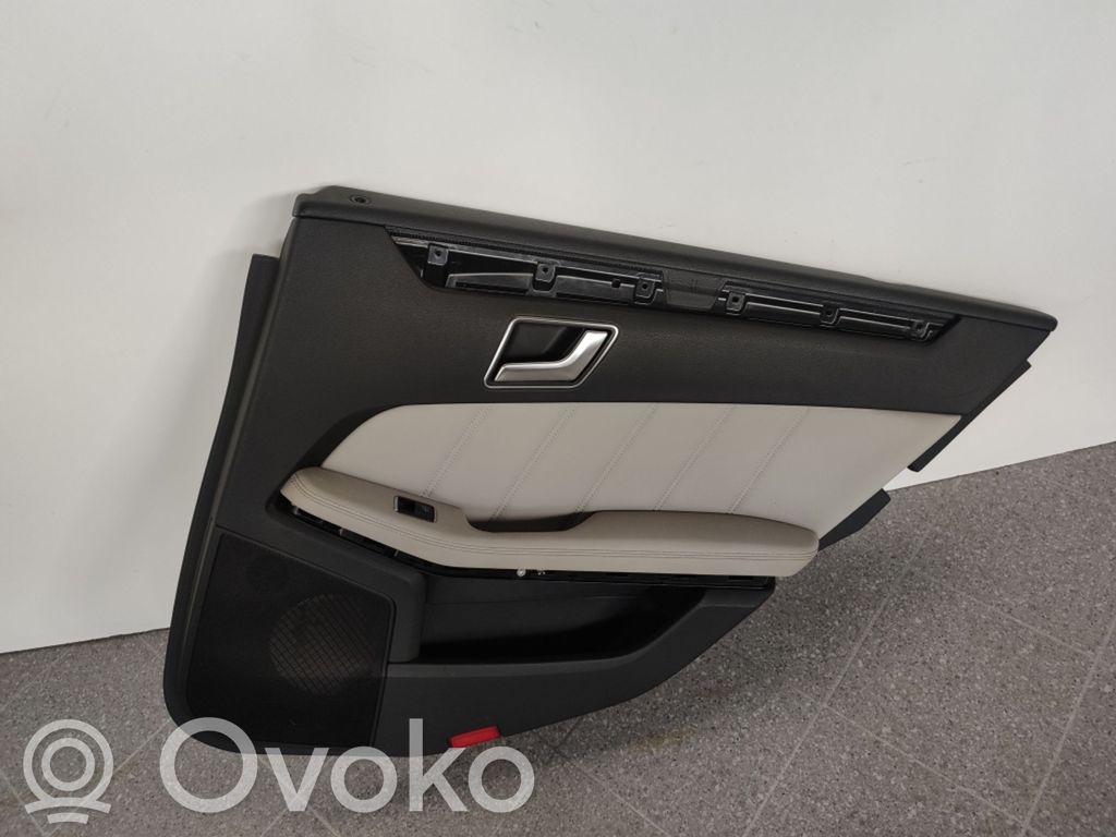 Mercedes-Benz E W212 Boczki / Poszycie drzwi tylnych 