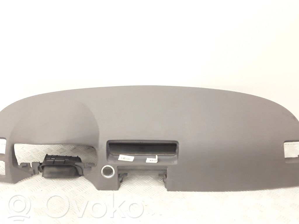 Volvo V50 Панель 