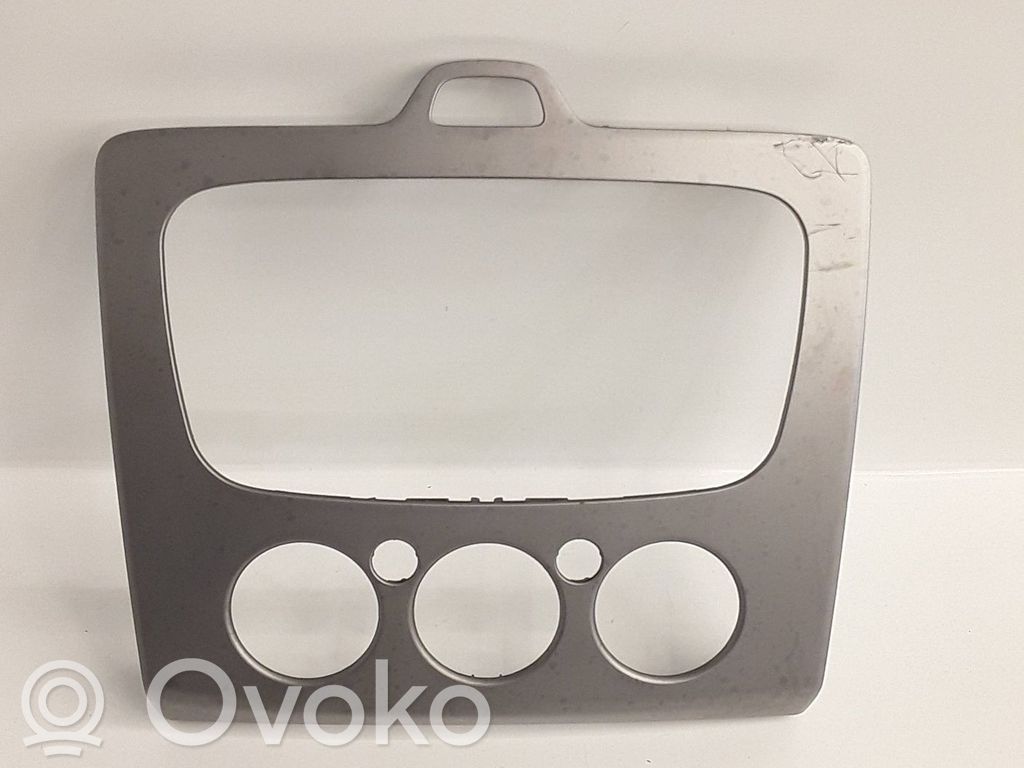 Ford Focus Radio/GPS head unit trim 