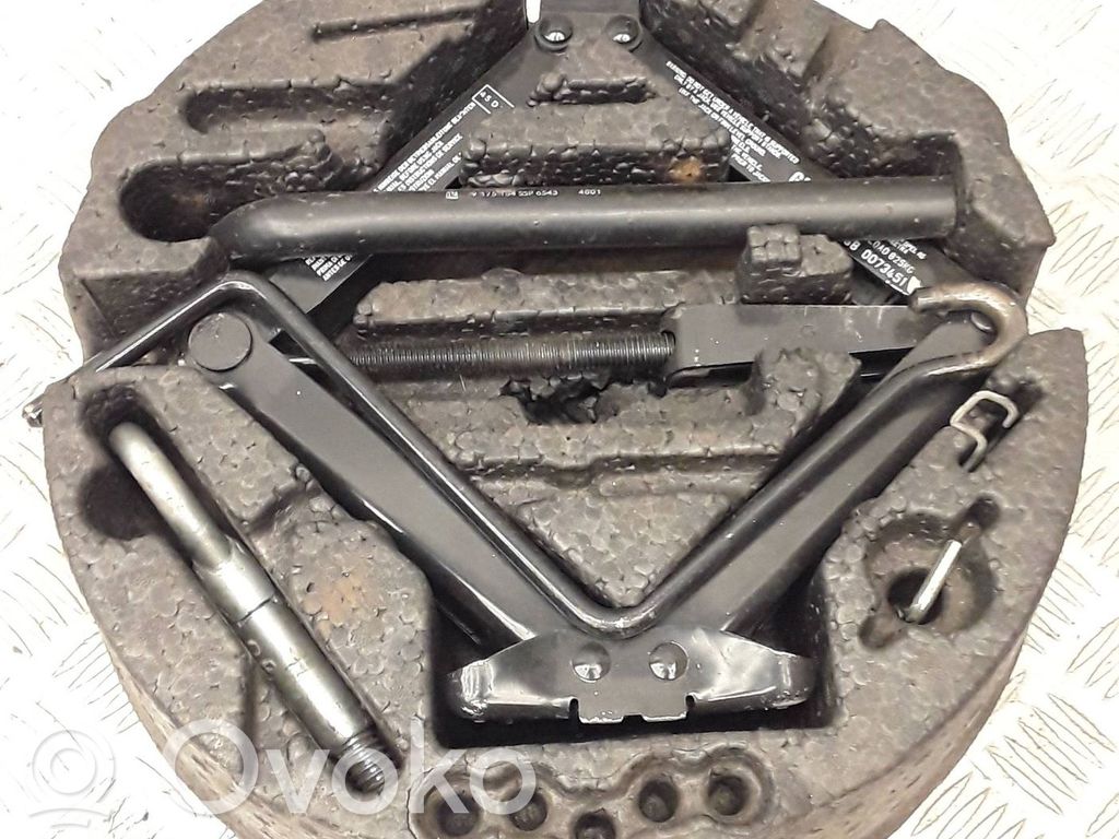 Opel Vectra C Tool set 