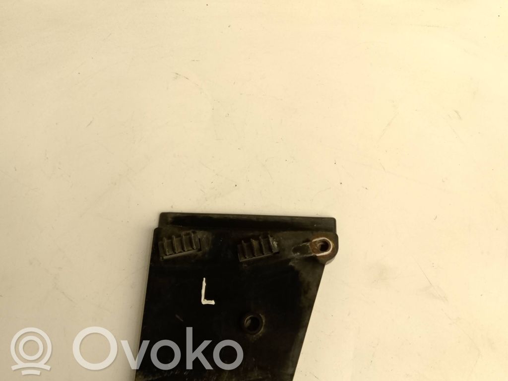 Audi A8 S8 D2 4D Bumper support mounting bracket corner 