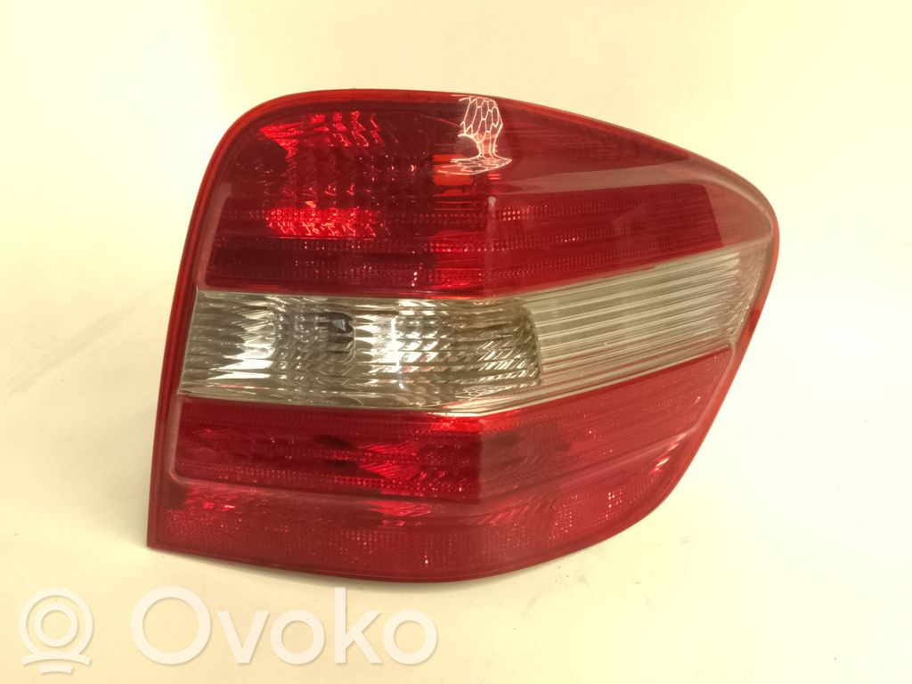 Lampa tylna   404132,404122R,404182R