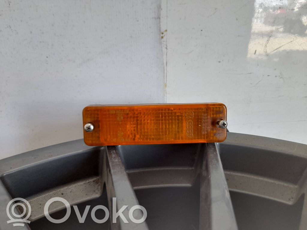 Volkswagen Golf II Semnalizator față 