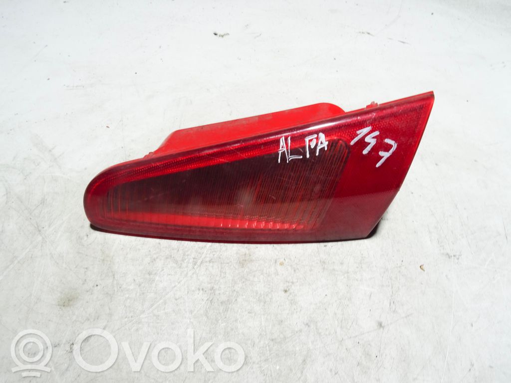 Alfa Romeo 147 Aizmugurējais lukturis virsbūvē 