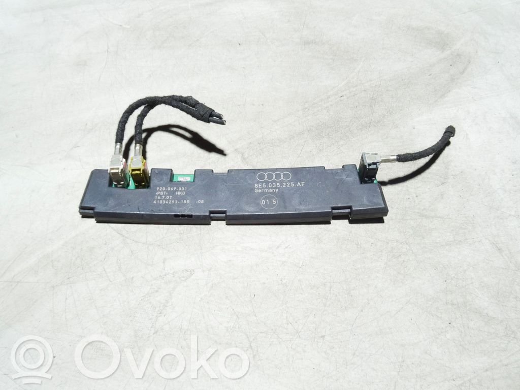 Audi A4 S4 B7 8E 8H Antenos stiprintuvas 