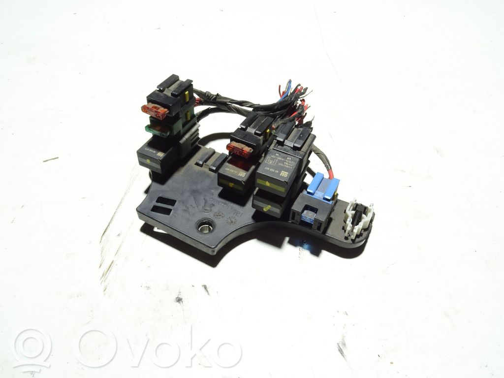 Opel Astra H Fuse module 