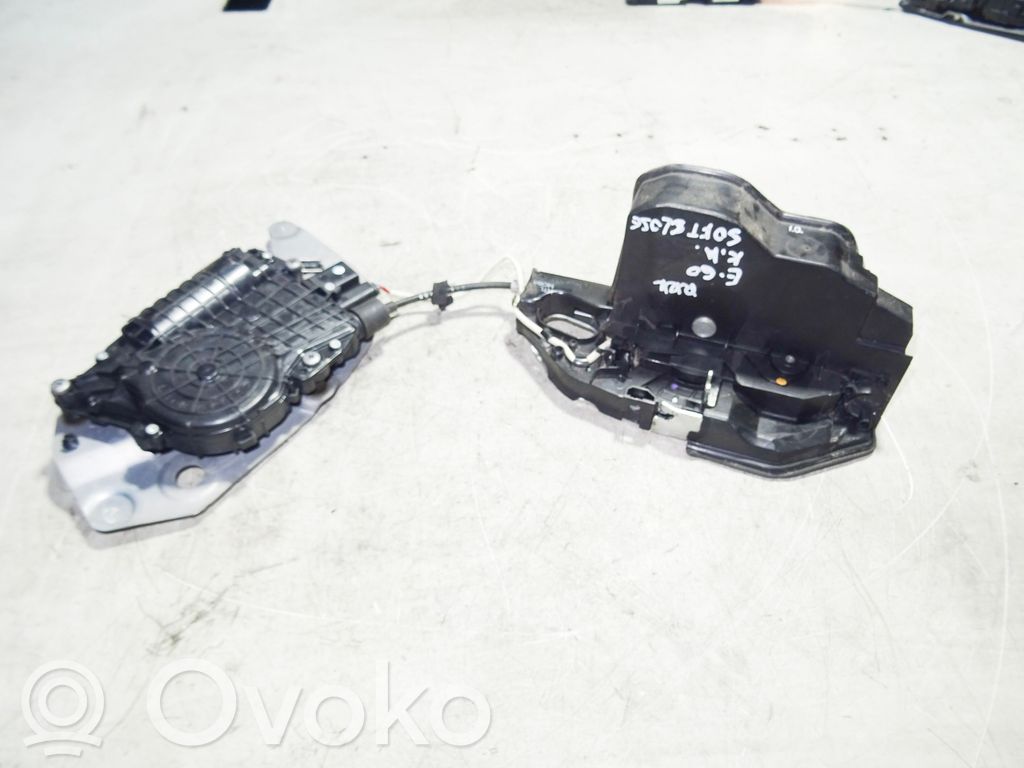BMW 5 E60 E61 Silniczek dociągania drzwi tylnych 