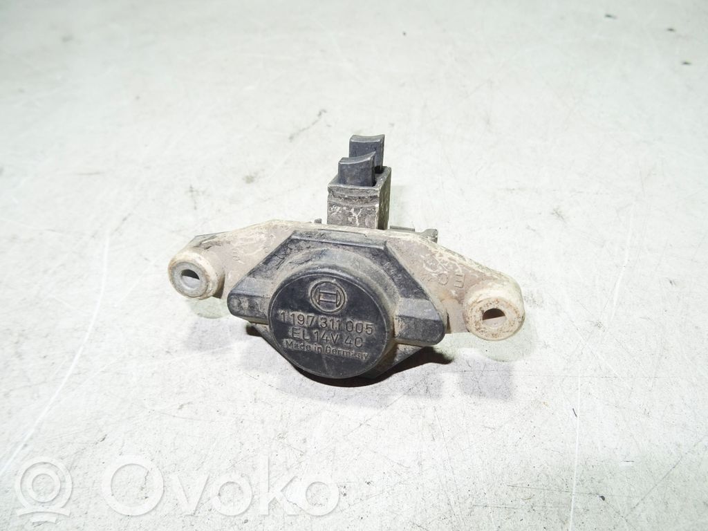 Volkswagen Polo Деталь (детали) генератора 