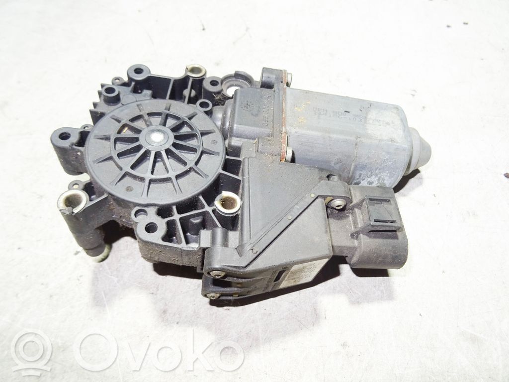 Audi A4 S4 B5 8D Rear door window regulator motor 