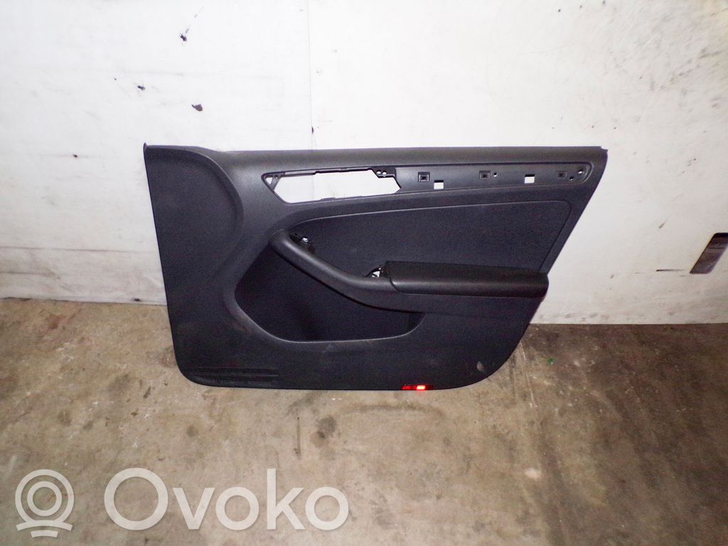 Volkswagen Jetta VI Boczki / Poszycie drzwi przednich 