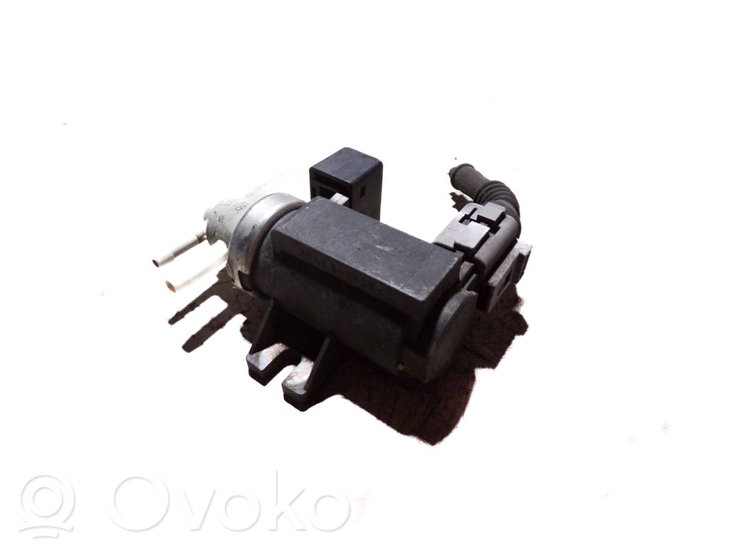 Audi A6 S6 C5 4B Zawór podciśnienia / Elektrozawór turbiny 