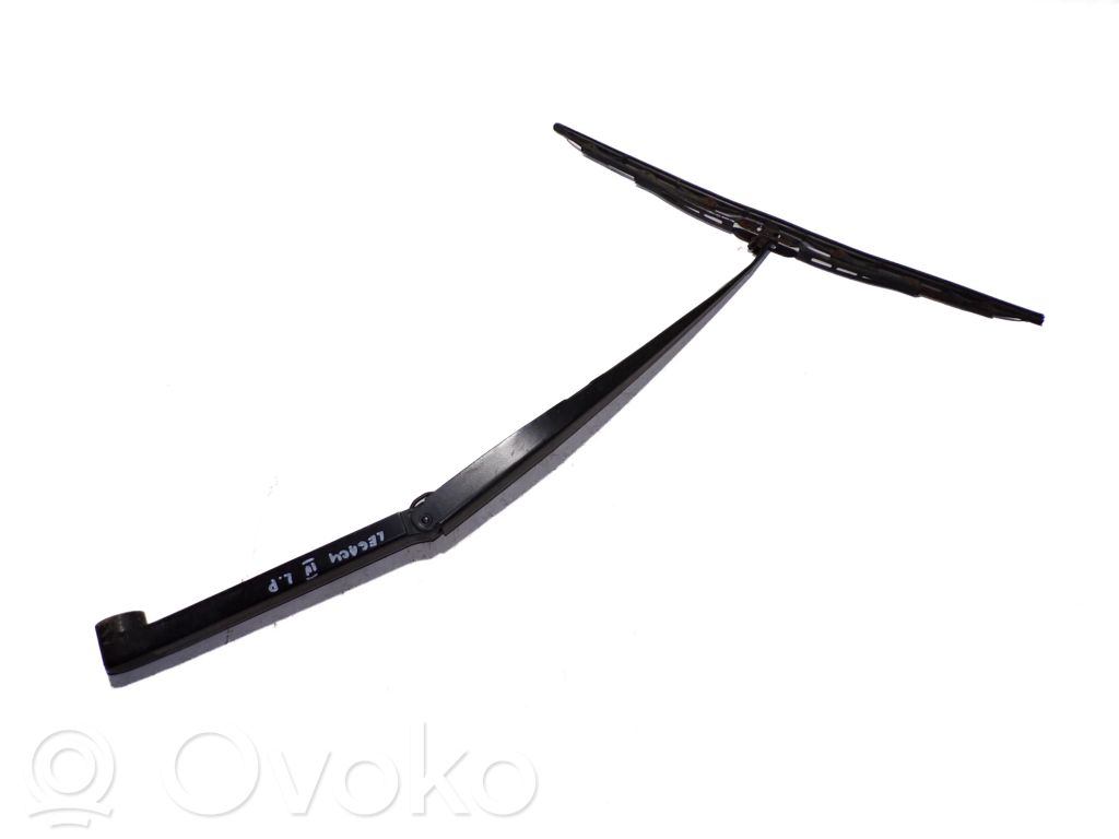 Subaru Legacy Front wiper blade arm 