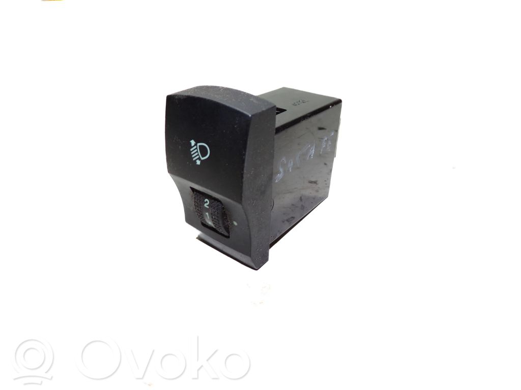 Hyundai Santa Fe Headlight level height control switch 