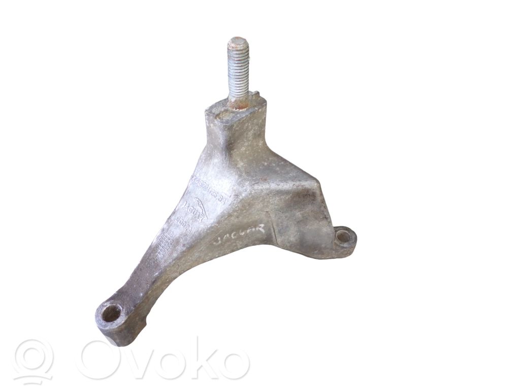 Jaguar X-Type Gearbox mounting bracket 
