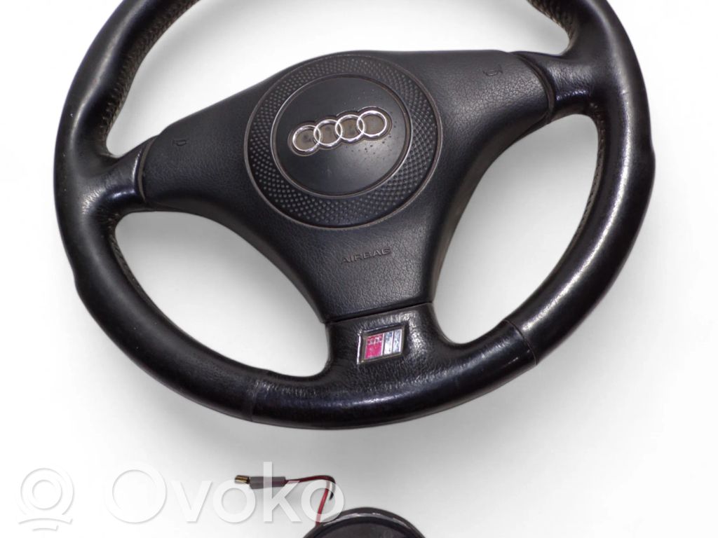 Audi A4 S4 B6 8E 8H Ohjauspyörä 