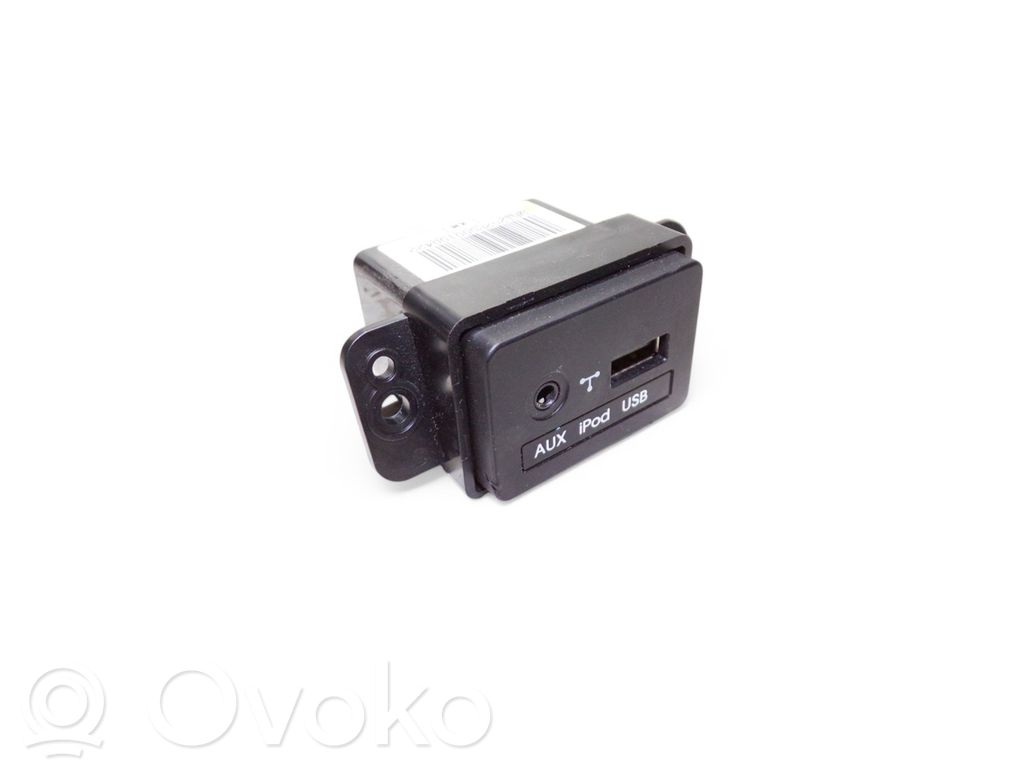 KIA Sorento Enchufe conector entrada auxiliar 