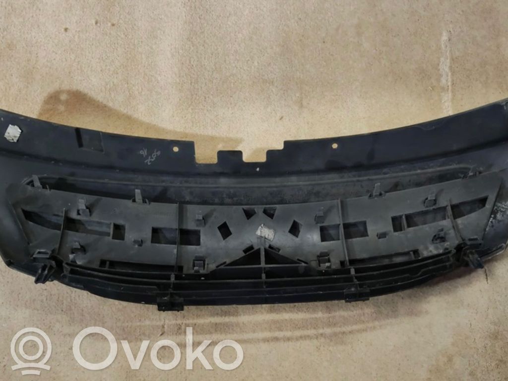 Rear bumper mounting bracket