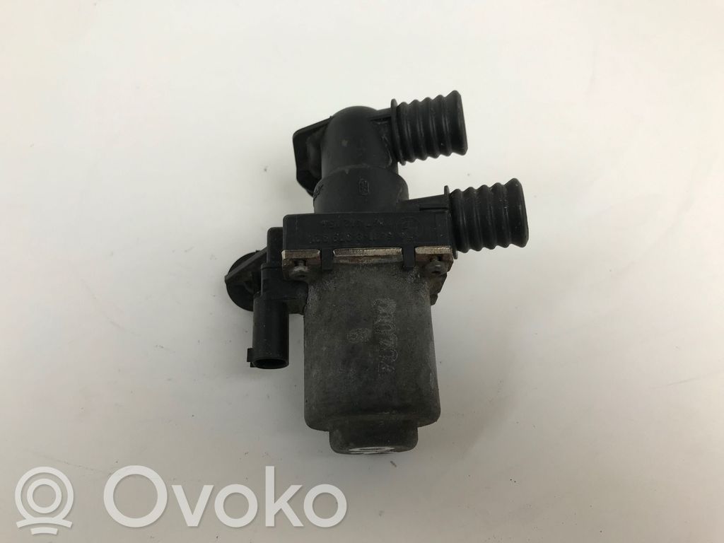 BMW 5 E39 Válvula de control del calentador del refrigerante 