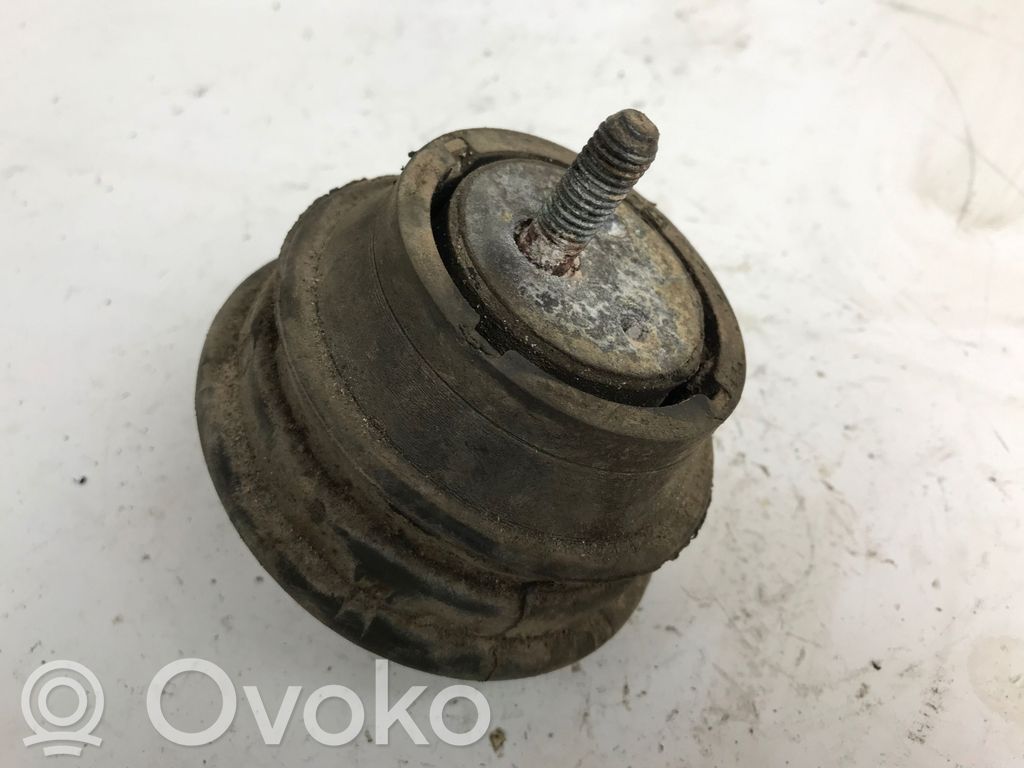 BMW 5 E39 Engine mount bracket 