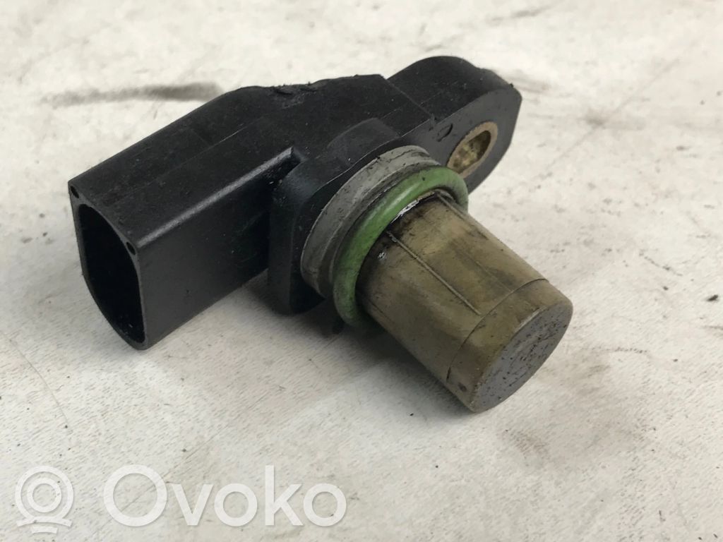 BMW 5 E39 Camshaft position sensor 