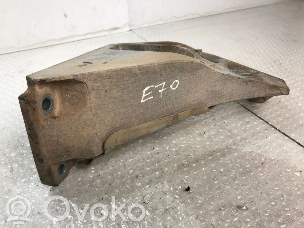 BMW X5 E70 Engine mounting bracket 