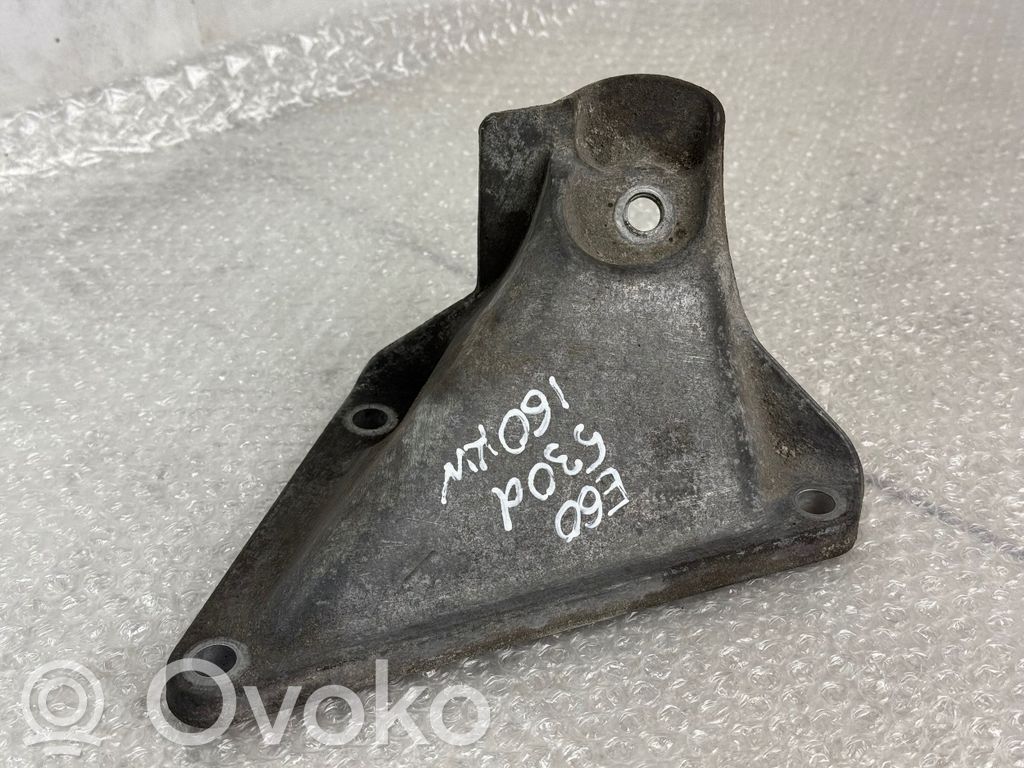 BMW 5 E60 E61 Engine mounting bracket 