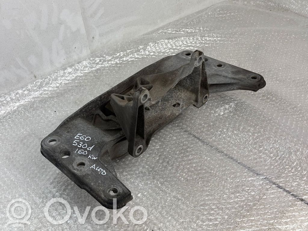 BMW 5 E60 E61 Pārnesumkārbas stiprinājuma kronšteins 