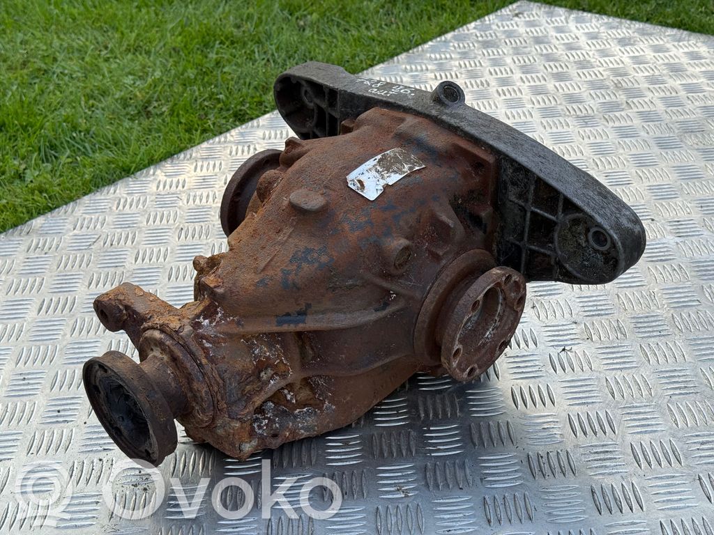 BMW 7 E38 Galinis reduktorius 