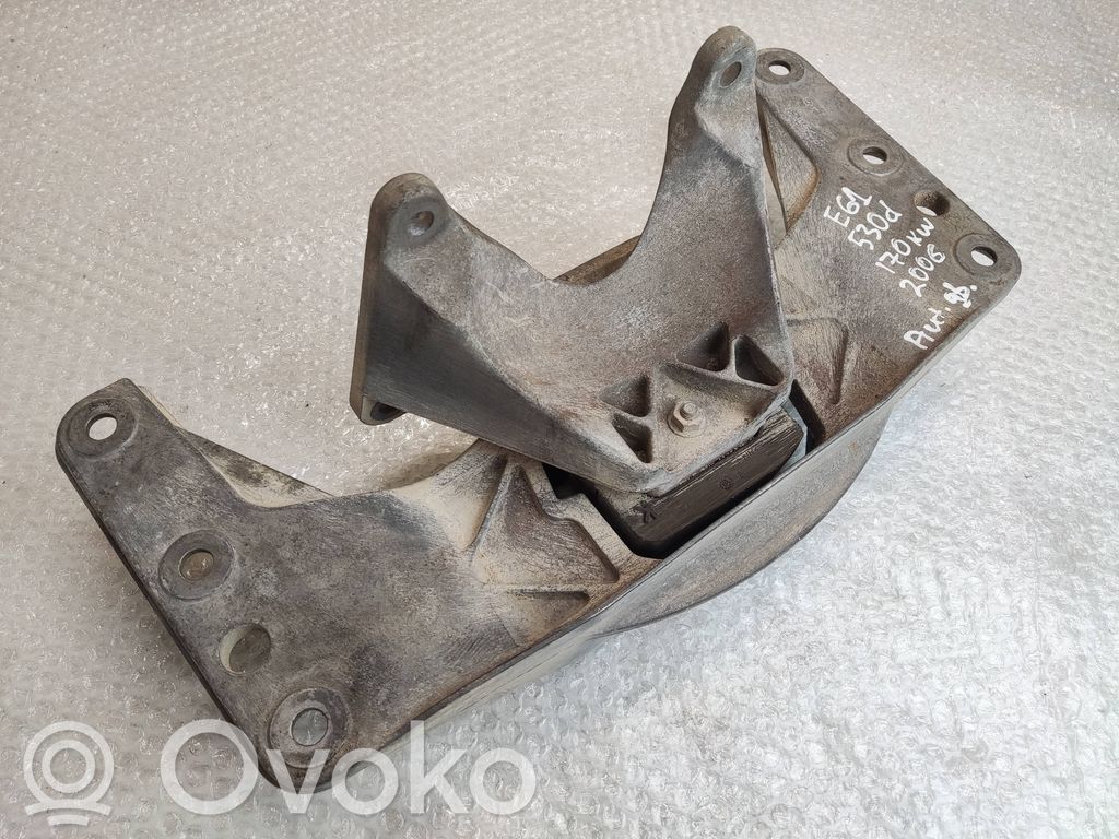 Gearbox mounting bracket   6761106,676110602,22316761106,2231676110602,22316761107,2231676110703,6761107,676110703