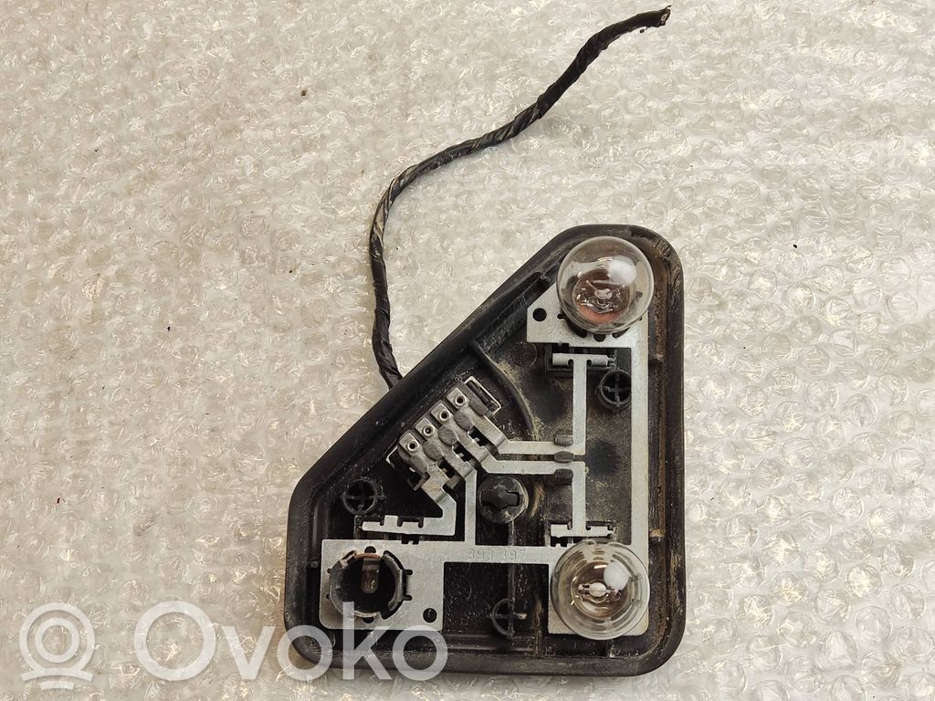 BMW 5 E39 Aizmugures spuldzes vāka turētājs 
