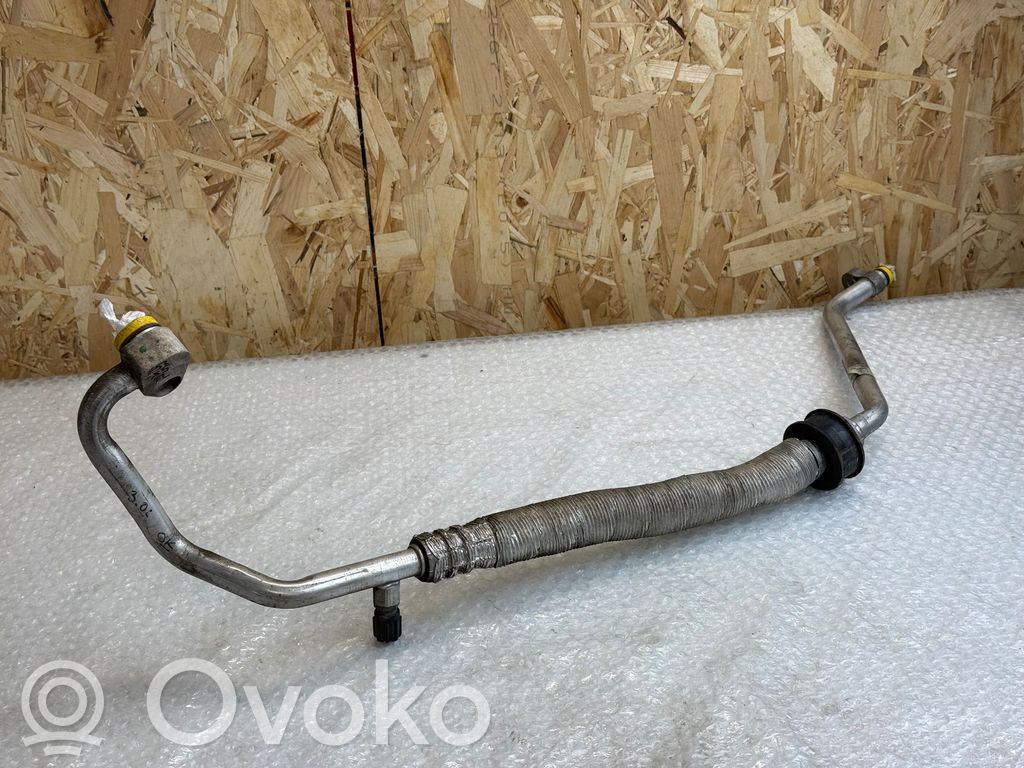 Ilmastointilaitteen putki (A/C)   6917878