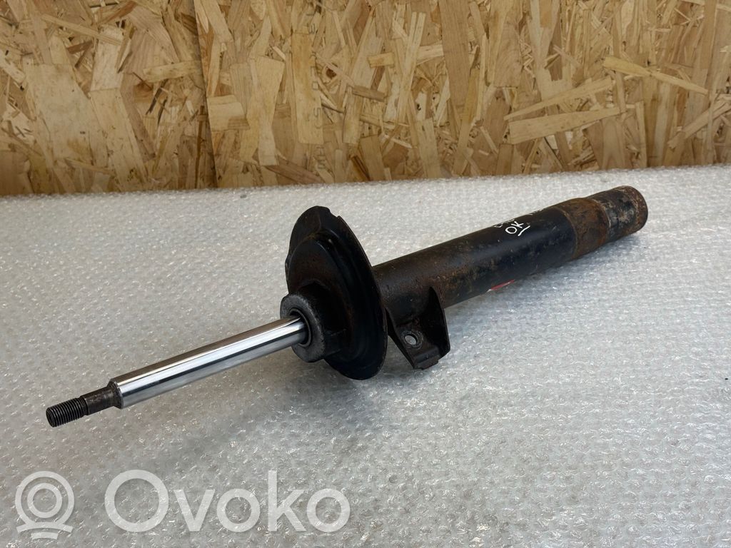 Stoßdämpfer vorne