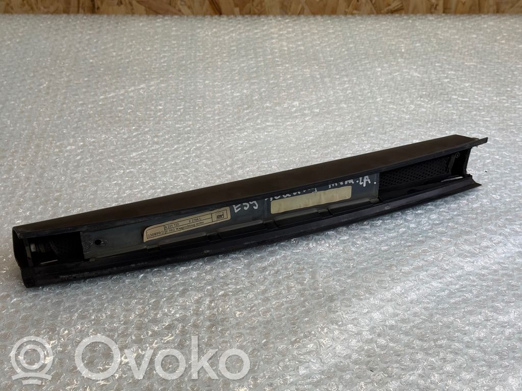 BMW 5 E39 Galinė lango užuolaidėlė 