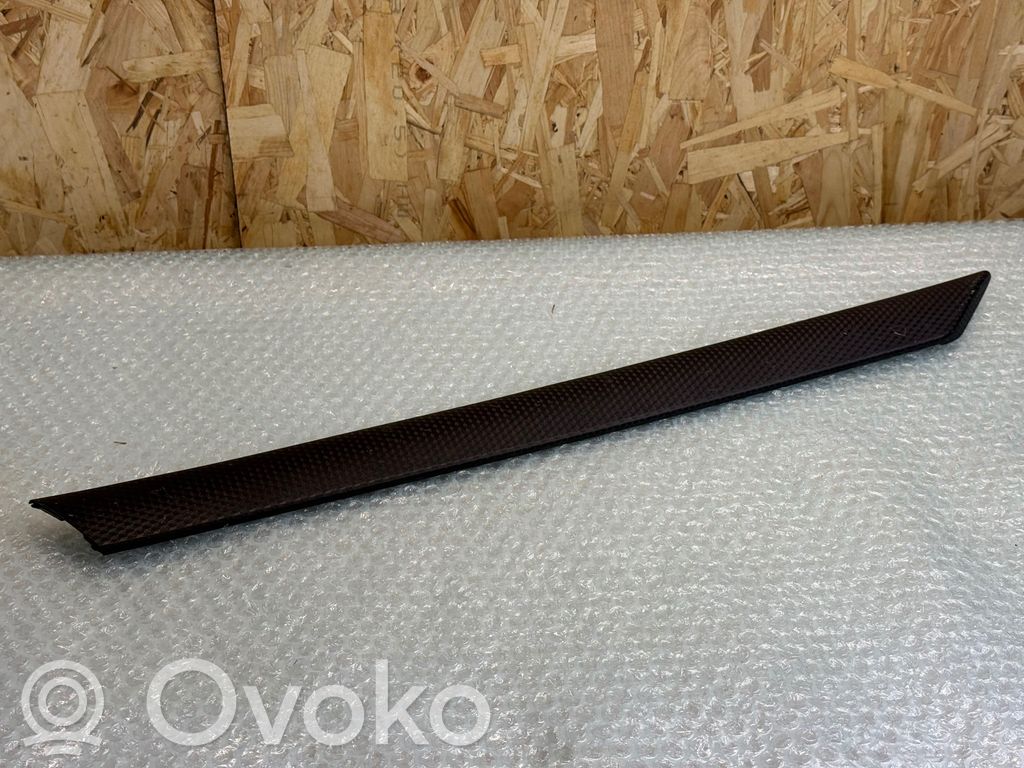 Inne elementy wykończeniowe drzwi przednich   7047158