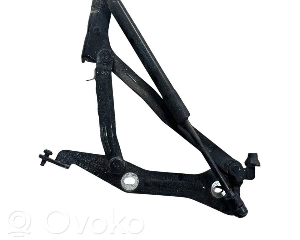Ford Mustang VI Tailgate/trunk/boot hinge 