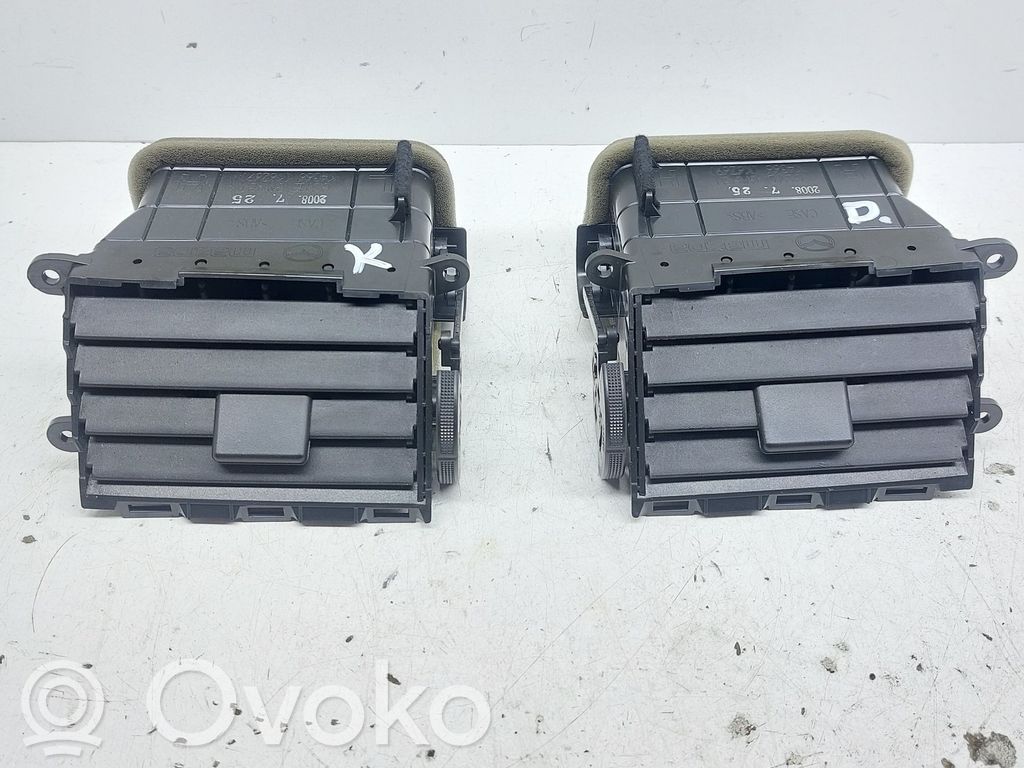 Mazda 6 Centrālais gaisa ventilācijas režģis 