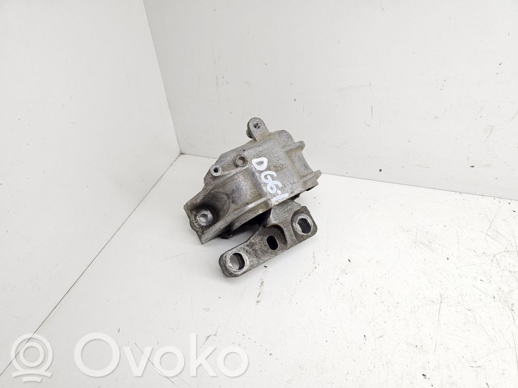 Volkswagen Golf VI Engine mount bracket 