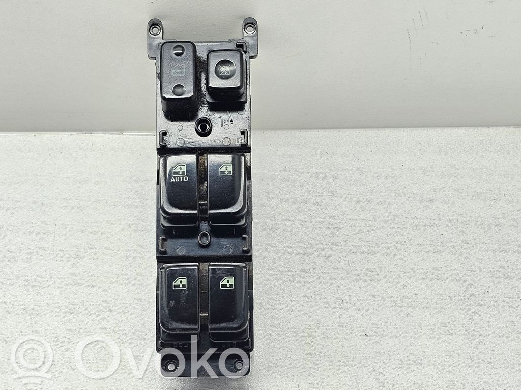 Hyundai Sonata Electric window control switch 